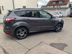 Ford Kuga 2.0 TDCi 2x4 ST-Line