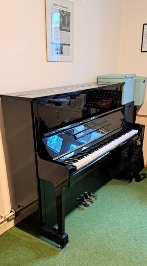 Wohlklingendes sehr gut erhaltenes Yamaha U1 Klavier zu verkaufen