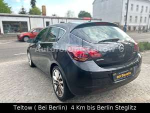 Opel Astra J Lim. 5-trg. Sport*6-Gang*SHG*ANGEBOT*TÜV Bild 4
