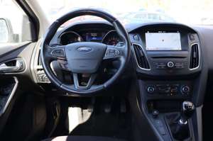 Ford Focus 1.5 TDCI Turnier Business 1.Hand Navigatio Bild 3