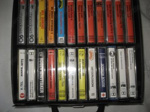 MC Kassettenkoffer für 24 Kassetten mit 24 Musikkassetten Vintage Bild 6