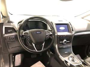 Ford S-Max 2.0 EcoBlue Titanium Automatik EU6d-T Leder LED AC Bild 5