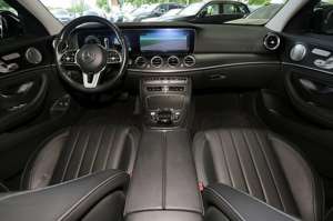 Mercedes-Benz E 400 d 4M T Exclusive Pano+Sitzhzg+LED+360°+18 Bild 5