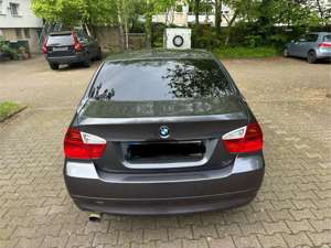 BMW 320 320i Aut. Bild 2