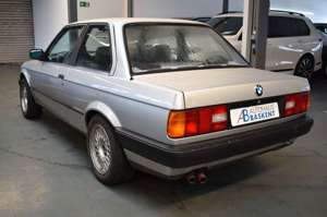 BMW 320 i E30 H-KENNZEICHEN Automatik Oldtimer Bild 4