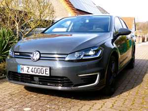 Volkswagen e-Golf VW e-Golf LED Navi CCS Sitzheizung Scheckheft Bild 2