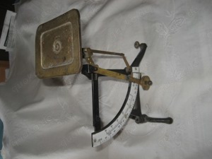 alte Briefwaage mit emaillierter Skala bis 250 Gramm, Höhe ca. 23 cm, Vintage Bild 4