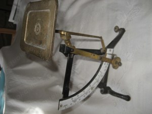 alte Briefwaage mit emaillierter Skala bis 250 Gramm, Höhe ca. 23 cm, Vintage Bild 6