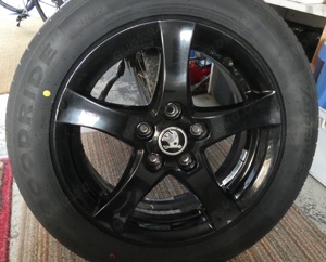Neue Reifen mit Felgen 205-55-R16 V-Sommer-Schwarz Bild 1
