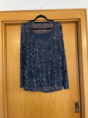 Dunkelblaue Bluse von s.Oliver, Blümchen, Größe 44 Bild 1