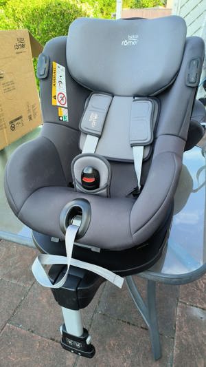 Britax Römer iSense Babyschale + Folgesitz + Basisstation