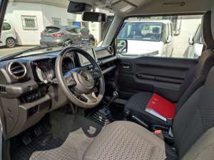 Suzuki Jimny 1.5  Comfort+ Klimaaut/Navi/Parktronic/Sitzhzg Bild 4