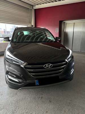 Hyundai TUCSON blue 1.7 CRDi 2WD DCT Premium Bild 1