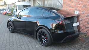 Tesla Model Y Performance Dual Motor AWD mit AHK!! Bild 4