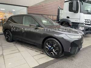 BMW iX 40 xDrive/MPaket/22"/PanoSky/4Zonen/Laser Bild 3