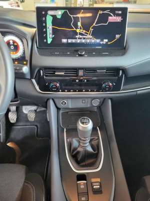 Nissan Qashqai 1.3 DIG-T  N-Connecta NAVI Sitzheiz. elektr.Heck Bild 4