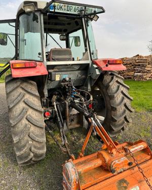 Massey Ferguson 4245 Traktor Bild 2