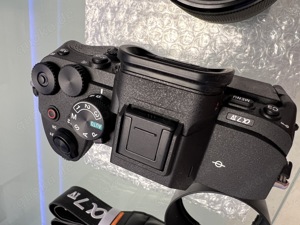 Sony A7 IV Body ( ILCE-7M4) (schwarz) mit Zubehörpaket Bild 7