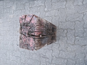Alter, antiker Holzbalken Bild 1