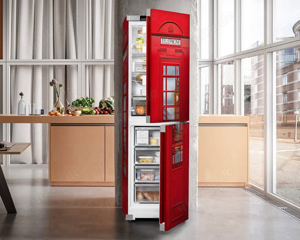 Kühlschrank Liebherr "London cooling" im Design einer Telefonzelle  Bild 3