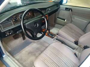 Mercedes-Benz 190 E 2.0 Autom.*Klima,ABS,22 Jahre i.einer Hand Bild 4