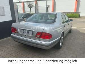 Mercedes-Benz E 230 W210 CLASSIC|Klima|SHZ|Tempomat Bild 4
