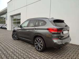 BMW X1 xDrive 25eA M-Sport NAV+ AHK HUD Parkass PANO Bild 4