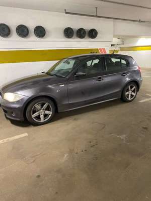 BMW 120 120i Aut. Bild 1