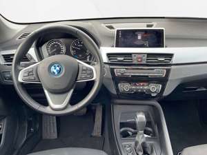 BMW X1 xDrive25e Autom. DrivAss ParkAss LED SHZ PDC Bild 5