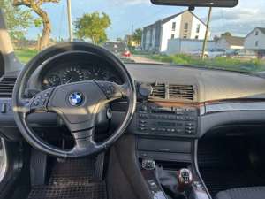 BMW 320 320i Bild 2