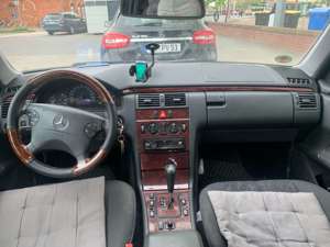 Mercedes-Benz E 200 CDI Classic Bild 5