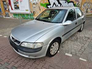 Opel Vectra B 1.6 Tüv-Au bis 03.2025 Bild 3