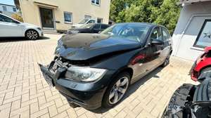 BMW 330 d xDrive Lim. Automatik-Leder-Xenon-Unfall Bild 5