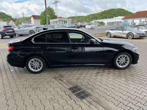 BMW 320 d A Limousine M-Sport AD Navi eSitze LED HiFi SHZ Bild 4