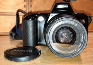 Canon EOS 500 & Zoom Objektiv EF 35-80 & Tasche & UV Filter usw. Bild 3
