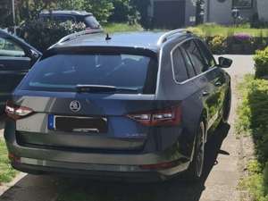 Skoda Superb Combi 2.0 TDI Style mit sportlichen extras