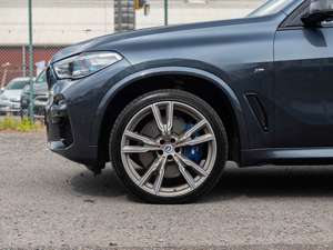 BMW X5 M /INDIVIDUAL/LASERLIGHT/SKY LOUNGE/BOWERS Bild 5