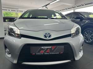 Toyota Yaris Club Hybrid Bild 3