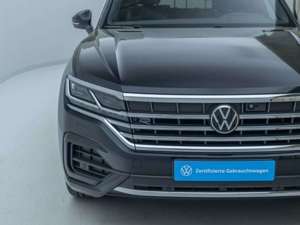 Volkswagen Touareg 3.0 V6 TDI DSG*4MOT*R-LINE*LEDER*VC*HUD* Bild 2