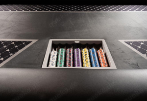 Schwarzer Pokertisch mit Chipsfach und Lederbeinen, Sonderanfertigung Bild 6
