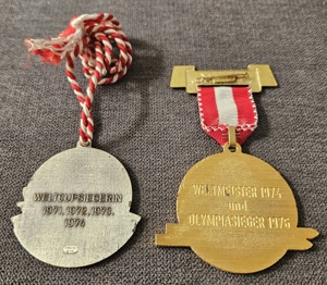 WANDER-MEDAILLEN Stadt Haag 1974 u. 1976  FRANZ KLAMMER u. ANNEMARIE (Moser) PRÖLL (ÖSV) Bild 2