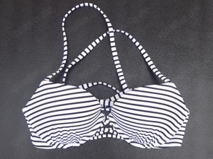 Bikini-Oberteil Hollister Swim Gr.34C weiß-schwarz gestreift Girls Bild 1