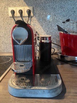 Nespresso Kaffemaschine günstig abzugeben Bild 1