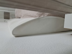 Bett  Lattenrost  Matratzen  Nachttisch  Nachtleuchte Bild 6