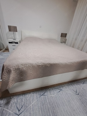 Bett  Lattenrost  Matratzen  Nachttisch  Nachtleuchte Bild 3