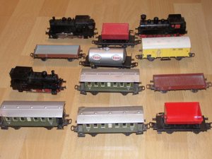 3 Märklin HO Dampfloks (3000, 3029 und3087) analog + 9 Personen- + Güterwagen, sehr günstig  Bild 1