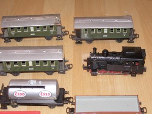 3 Märklin HO Dampfloks (3000, 3029 und3087) analog + 9 Personen- + Güterwagen, sehr günstig  Bild 3