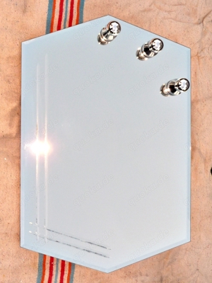 Schöner Spiegel mit Lampe, Maße 77x57cm, Badspiegel Bild 1