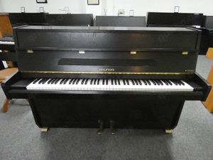 gebrauchtes Hyundai Klavier von Klavierbaumeisterin aus Aachen