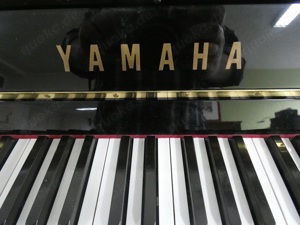 gebrauchtes Yamaha Klavier von Klavierbaumeisterin aus Aachen Bild 2